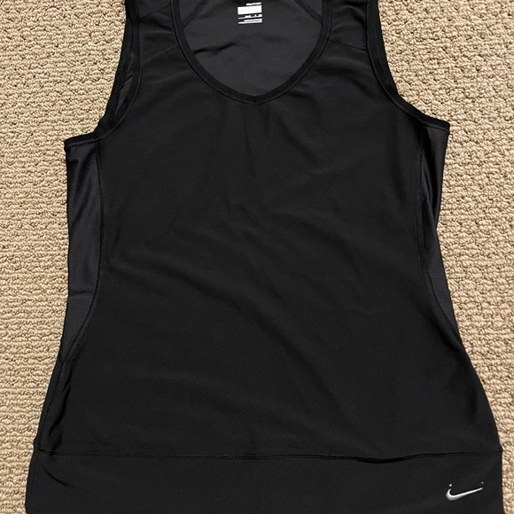 Nike FitDry Tank with Mesh Sides Small (4-6) NWOT - Picture 4 of 8
